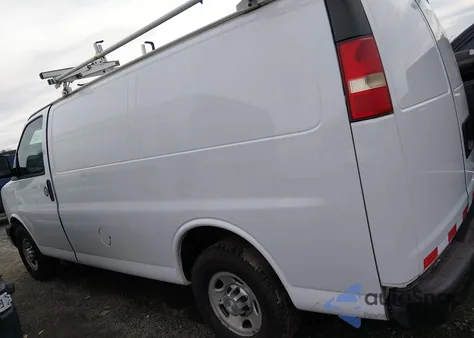 2015 Chevrolet Express 2500 Work Van z USA, uszkodzony, nr VIN 1GCWGFCF1F1160223